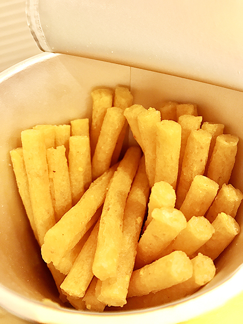 【じゃがりこの種類紹介】期間限定!!明太チーズ味!中身写真